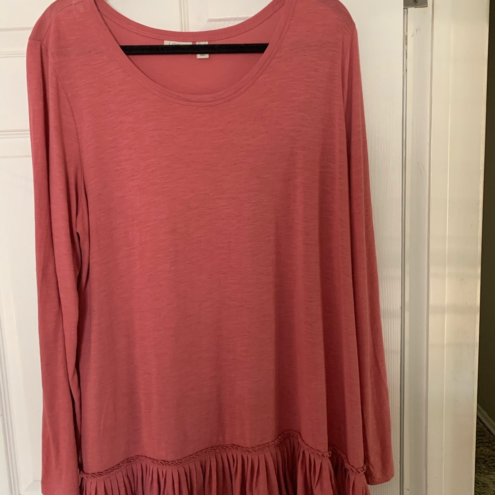 Logo by Lori Goldstein ruffle hem top